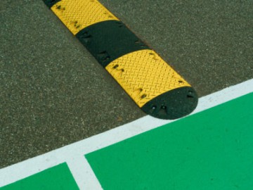 Il dosso stradale che trasforma il traffico in energia